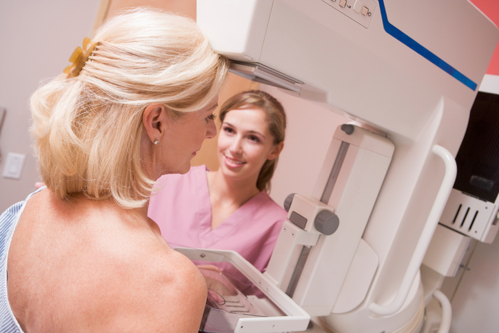 O câncer de mama é um dos grandes medos de toda mulher. Ter hábitos saudáveis e consultar o médico com frequência é fundamental para o diagnóstico precoce.