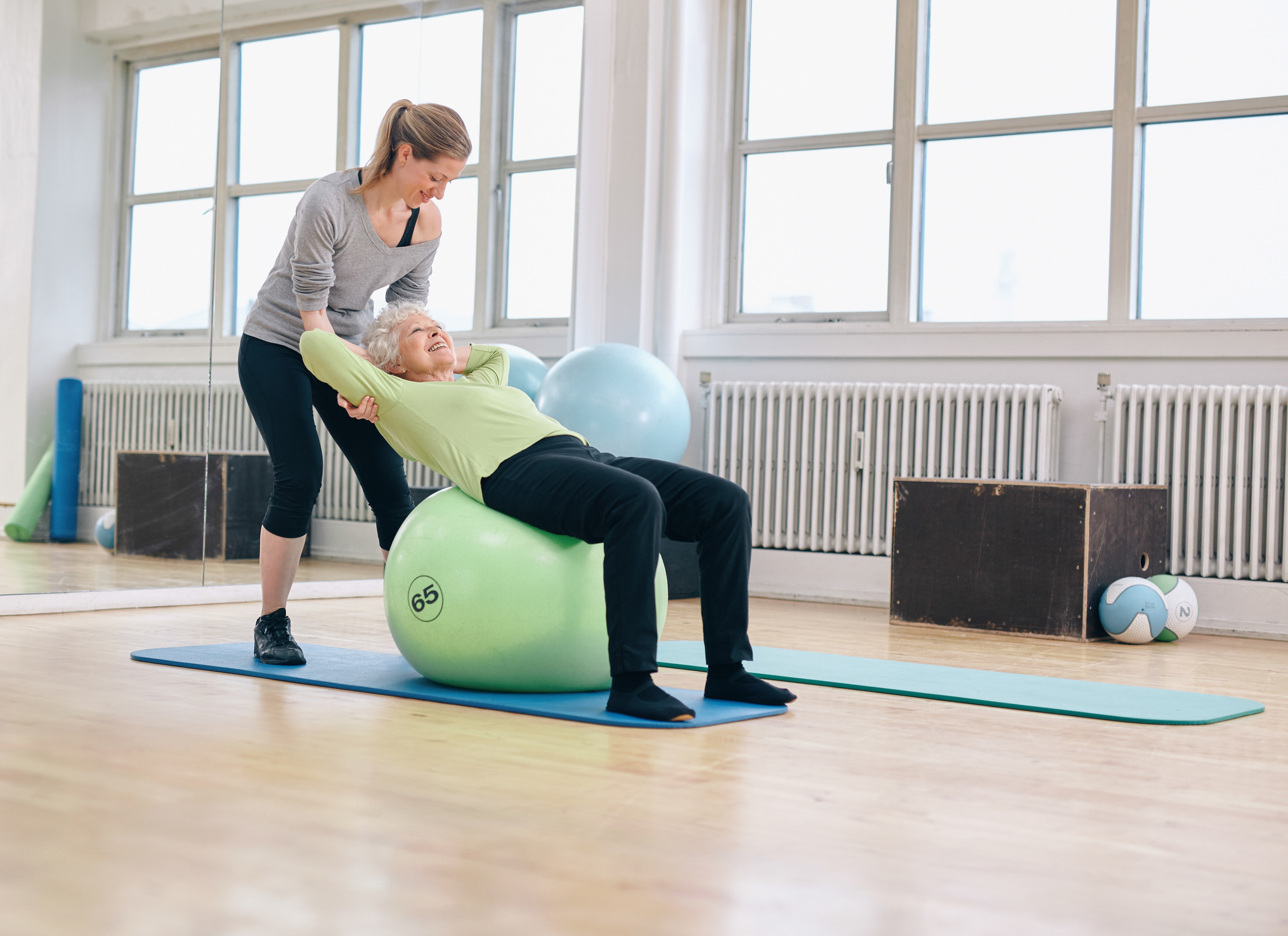 O Pilates está na moda e é uma atividade que chama a atenção de muitas pessoas que não gostam de ir à academia. Veja os benefícios do Pilates!