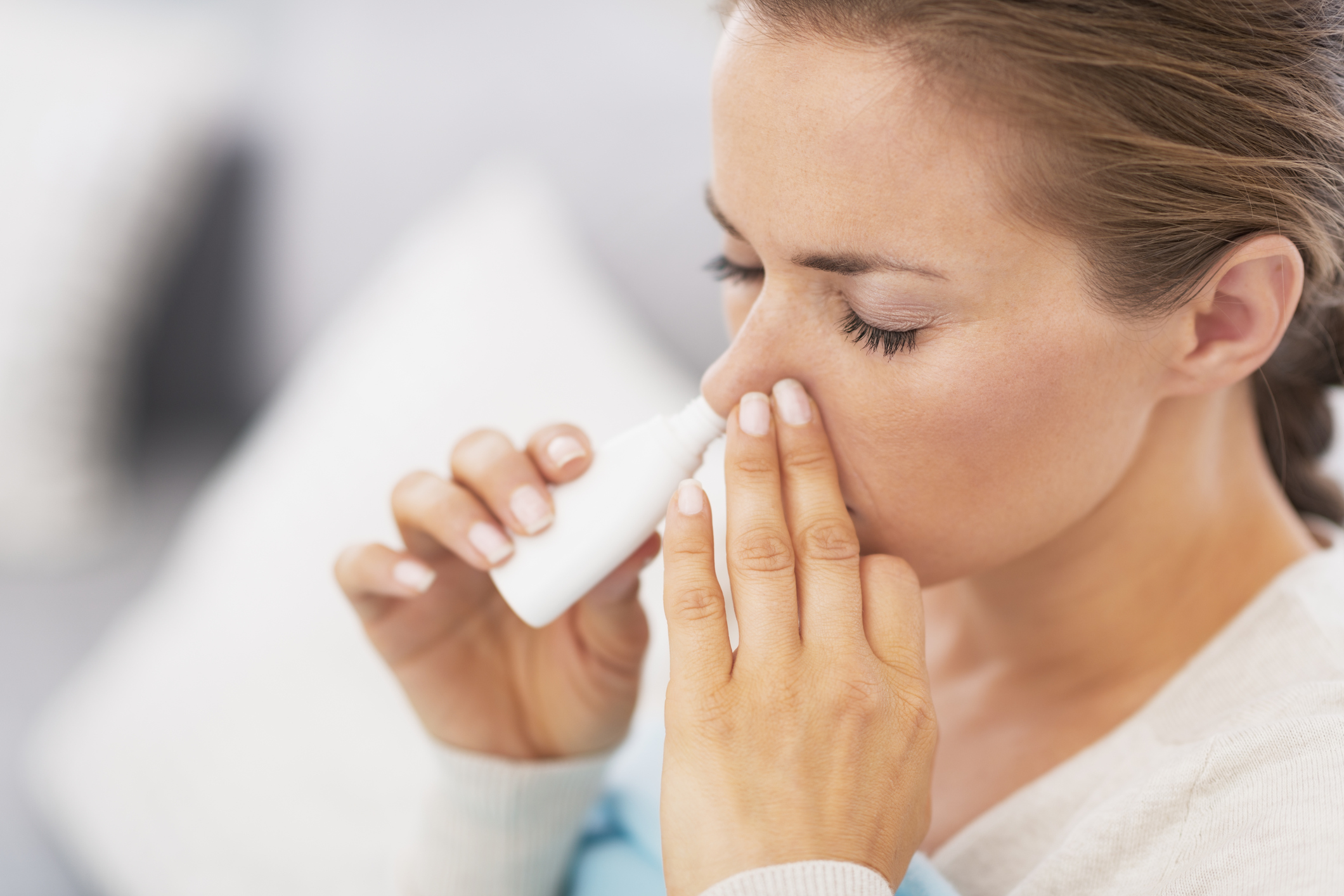 Em condições ambientais extremas, tais como baixa umidade relativa do ar, são importantes os cuidados com o ressecamento nasal.
