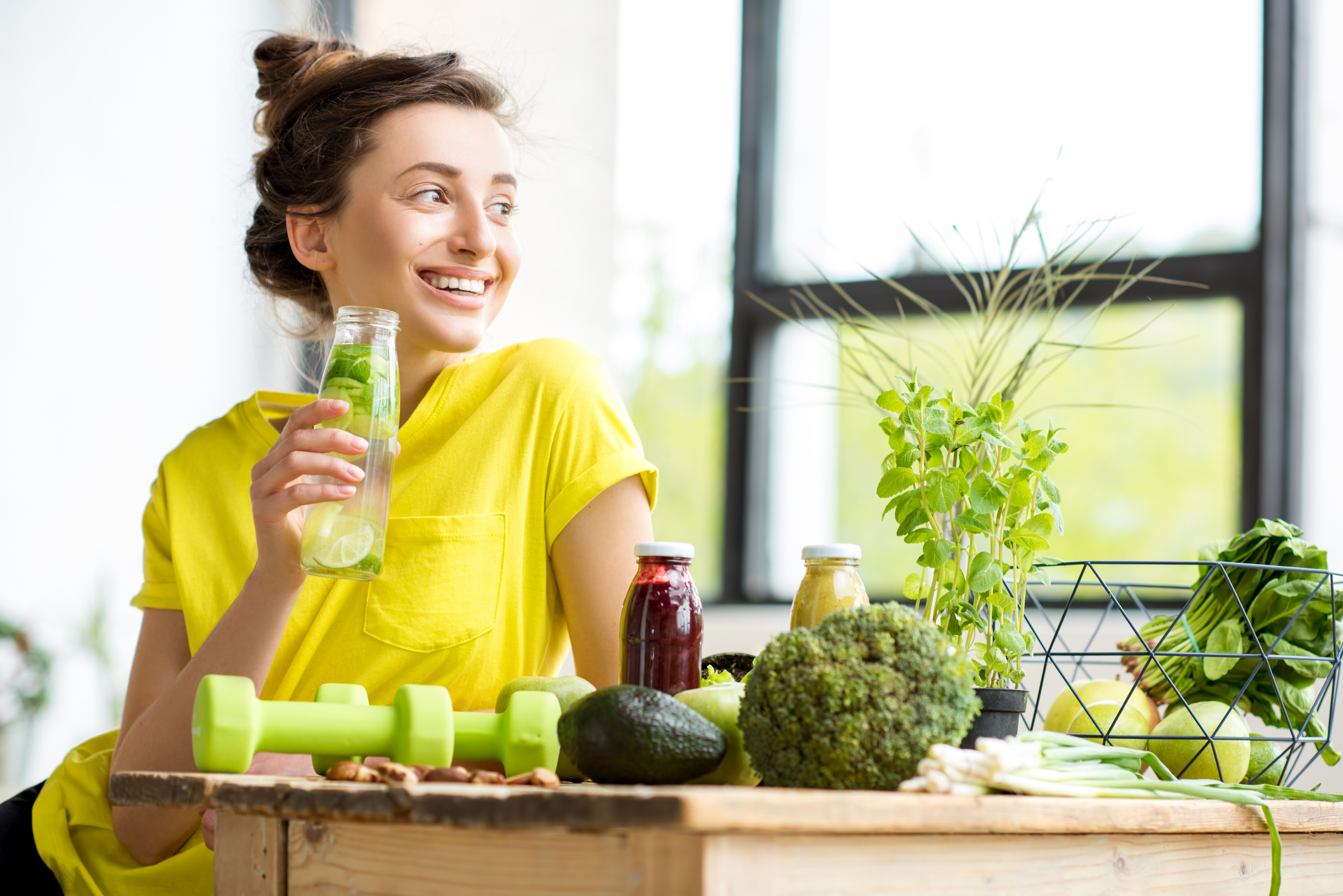 O ideal é montar um cardápio de alimentos mais leves e frescos para que comer bem e se sentir melhor ainda com uma alimentação saudável.