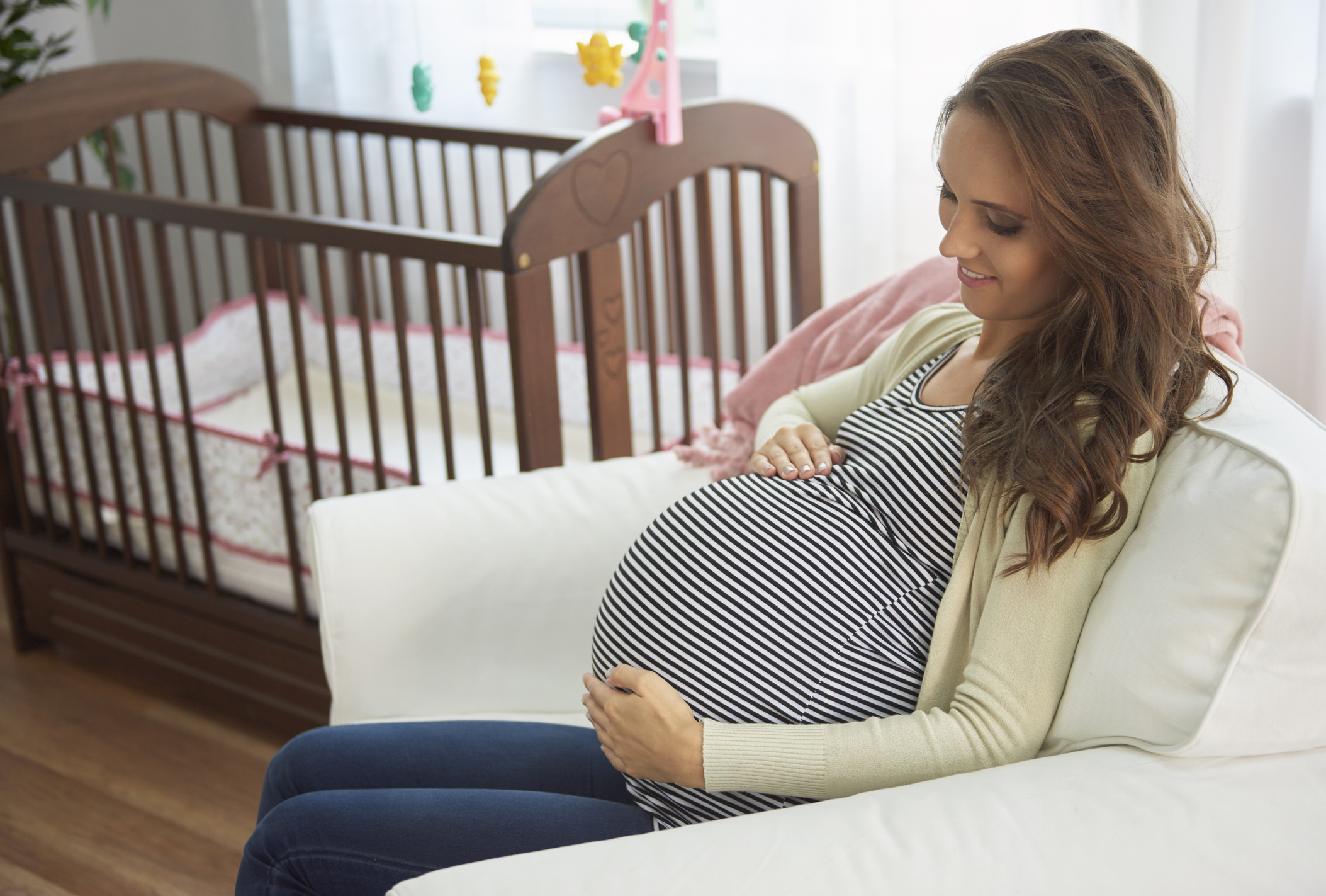 Para aproveitar os nove meses é preciso monitorar a saúde da mãe e do bebê. O pré-natal é fundamental para prevenir e tratar qualquer distúrbio que apareça.