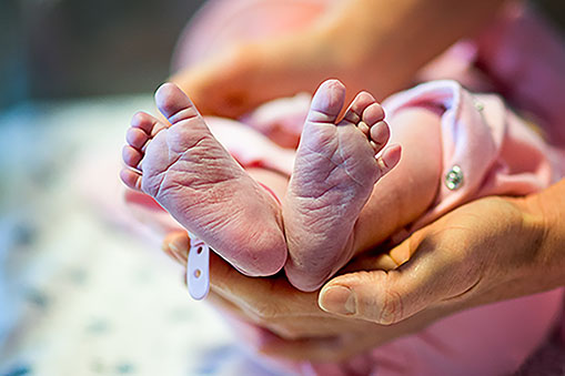 Por ano, nascem cerca de 340 mil bebês prematuros em todo o mundo segundo pesquisa. A quantidade de partos que acontecem antes das 37 semanas ainda é alta.