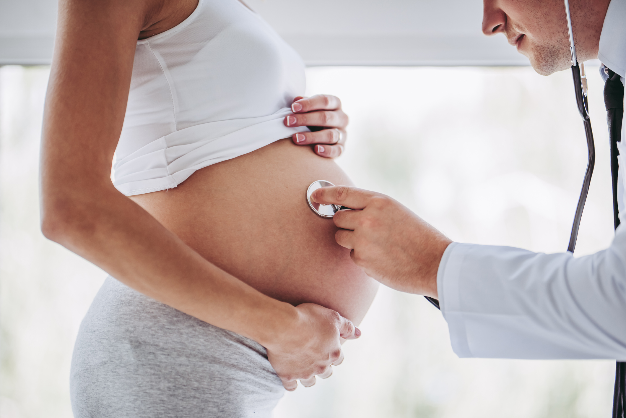 Assegurar a saúde da mãe e acompanhar a gravidez deve ser prioridade e, para isso, é importante que se realize o pré-natal.
